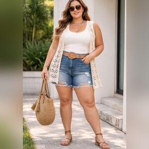 🤍 Center Aisle PLUS Cream Open Knit Vest – Size 20W